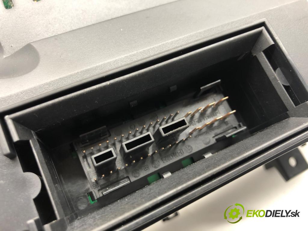 VW TOURAN nadwozie wielkoprzestrzenne (MPV) 2003 85 kW 1.6 FSI 1598 Prístrojovka 1T0920860B (Prístrojová doska)