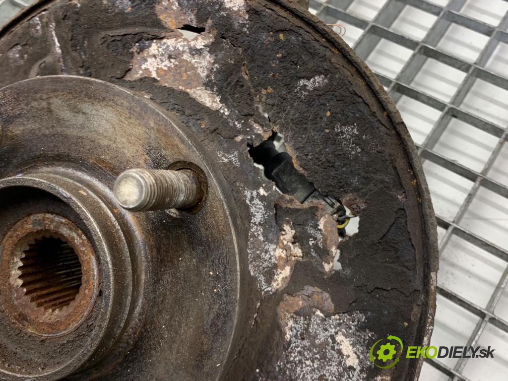 MITSUBISHI COLT VI liftback 2008 70 kW 1.3 1332 náboj ľavy predný