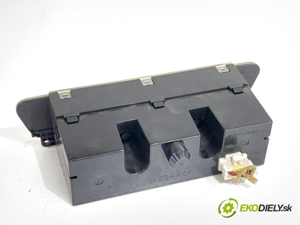 MITSUBISHI COLT VI liftback 2008 70 kW 1.3 1332 Displej 8750A123 (Přístrojová deska)