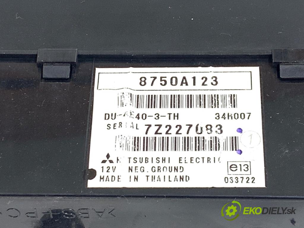 MITSUBISHI COLT VI liftback 2008 70 kW 1.3 1332 Dislpej 8750A123 (Prístrojová doska)