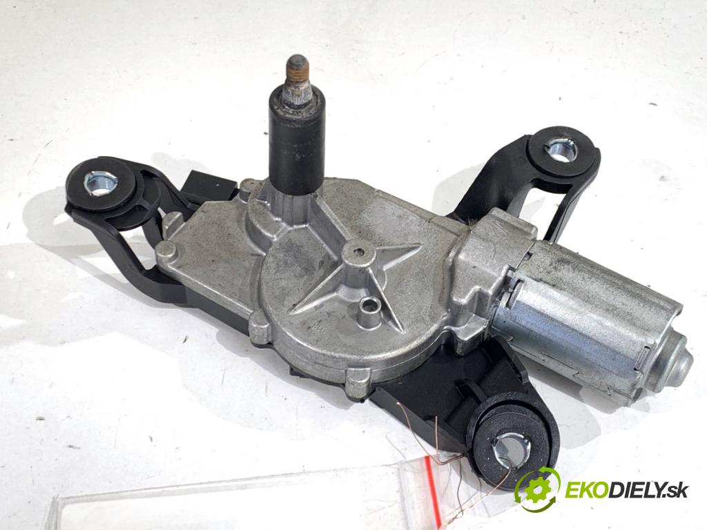 MITSUBISHI COLT VI liftback 2008 70 kW 1.3 1332 Motor stieračov zad MN105051