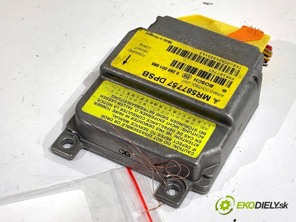 MITSUBISHI COLT VI liftback 2008 70 kW 1.3 1332 senzor airbag MR587757 (Snímač)