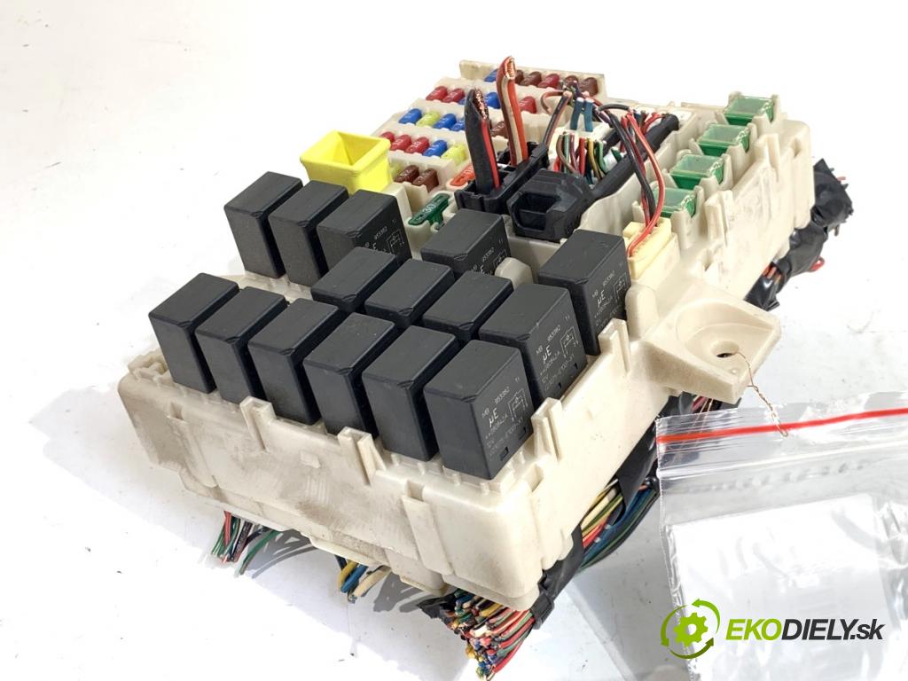 MITSUBISHI COLT VI liftback 2008 70 kW 1.3 1332 Modul BSI MN108319 (Poistková skrinka)