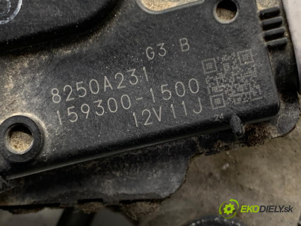 MITSUBISHI COLT VI liftback 2008 70 kW 1.3 1332 Mechanizmus stieračov predný 8250A231 (Motorček stieračov predný)