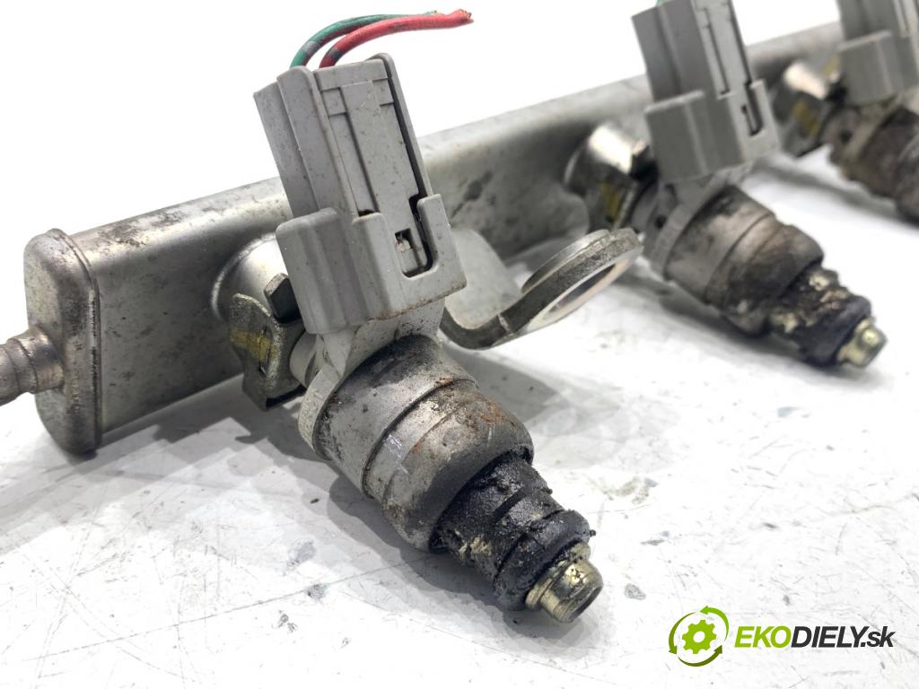 MITSUBISHI COLT VI liftback 2008 70 kW 1.3 1332 Lišta vstrekovacia  (Vstrekovacia lišta)