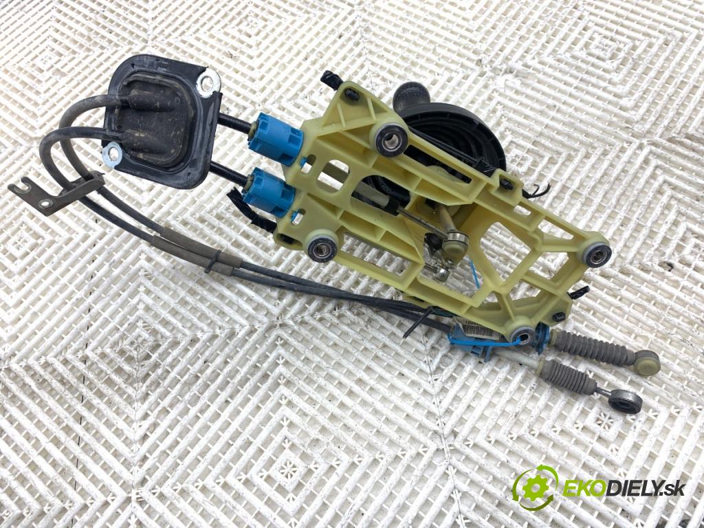 MITSUBISHI COLT VI liftback 2008 70 kW 1.3 1332 kulisa MN178047 (Řadicí páka (kulisa) )