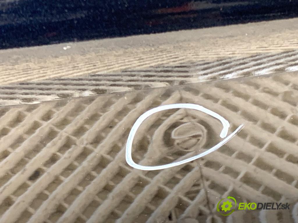 MITSUBISHI COLT VI liftback 2008 70 kW 1.3 1332 dveře pravý přední část