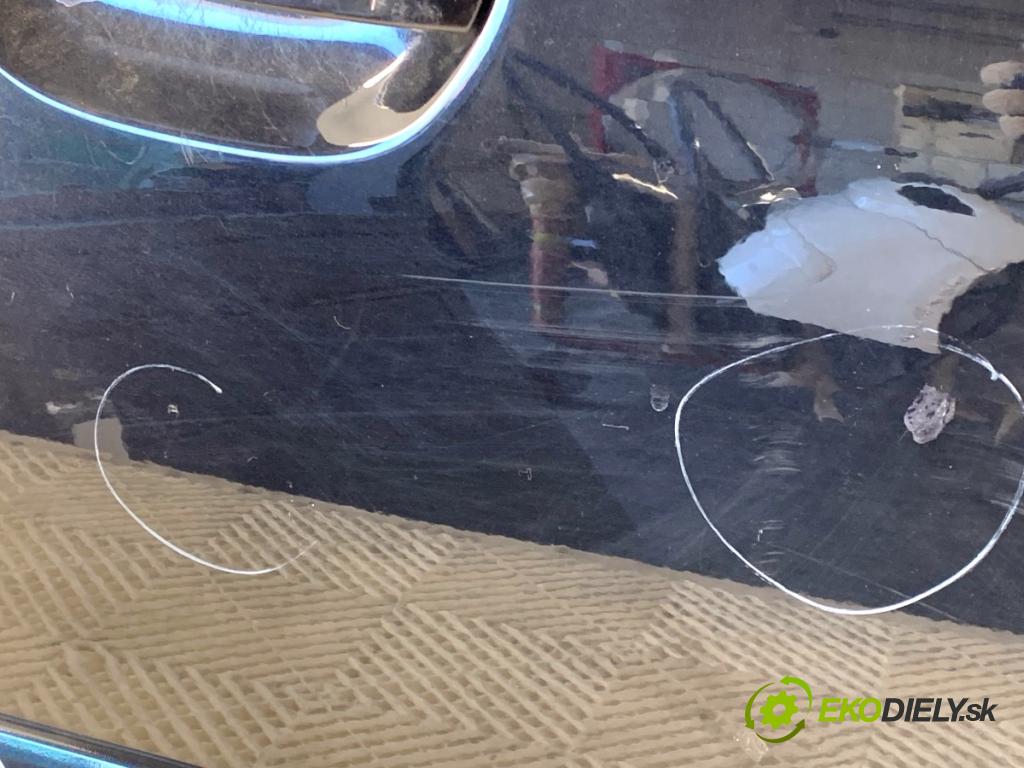 MITSUBISHI COLT VI liftback 2008 70 kW 1.3 1332 dveře pravý přední část