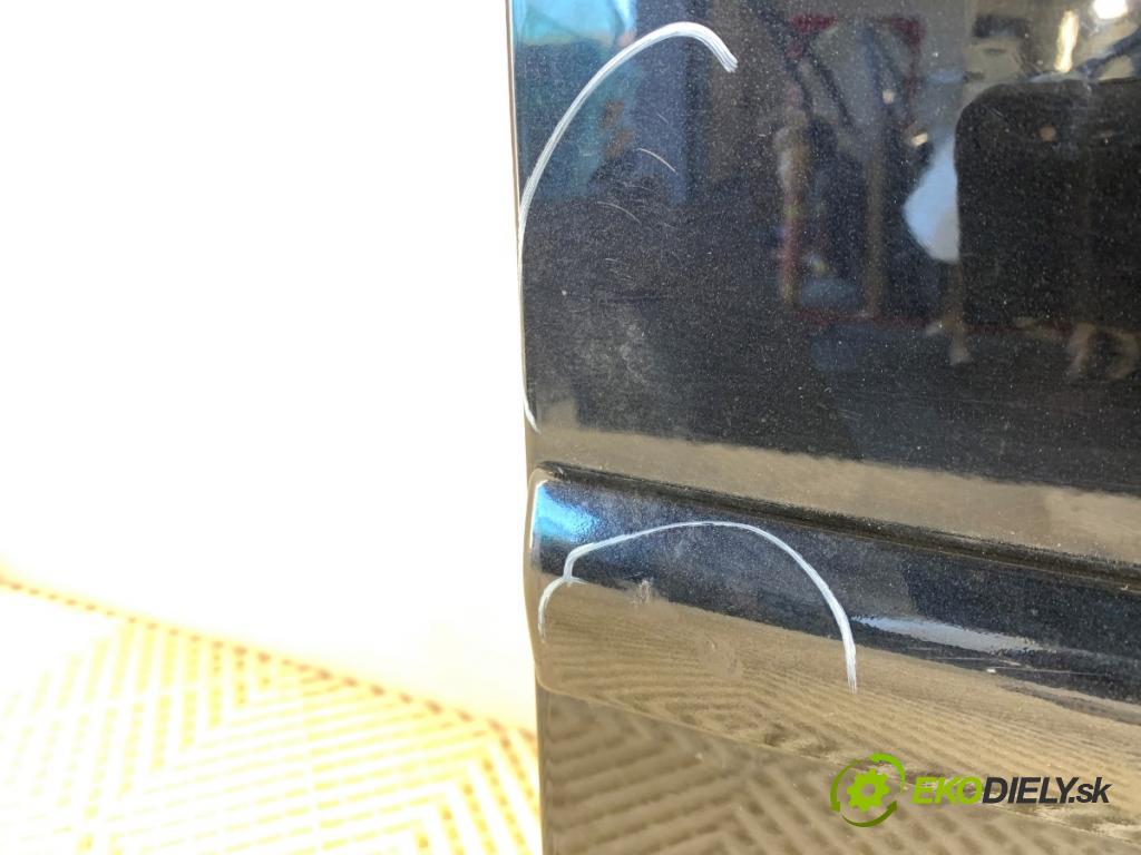 MITSUBISHI COLT VI liftback 2008 70 kW 1.3 1332 dveře pravý přední část