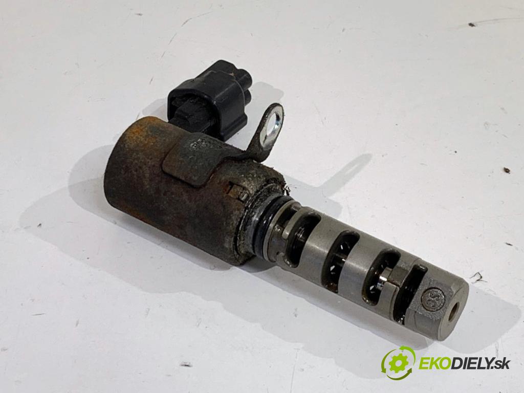 MITSUBISHI COLT VI liftback 2008 70 kW 1.3 1332 snímač variabilní fázy MR984259 (Snímač)