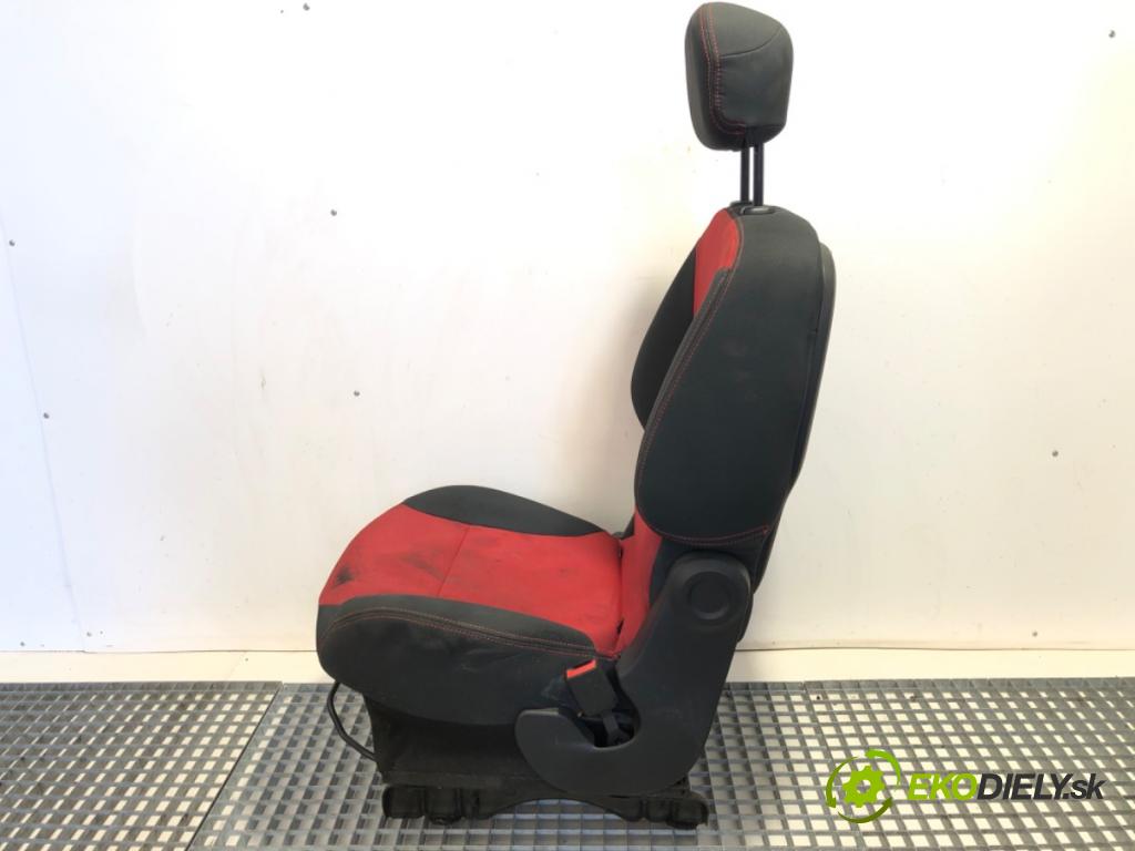 PEUGEOT PARTNER I Nadwozie pełne/minivan 2008 55 kW 1.6 HDi 75 1560 Sedadlo pravy predný