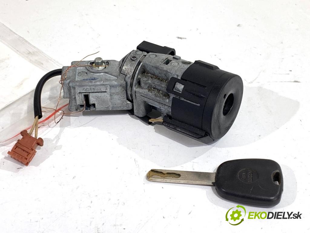 PEUGEOT PARTNER I Nadwozie pełne/minivan 2008 55 kW 1.6 HDi 75 1560 spinačka 9663123280 (Spínacia skrinka)