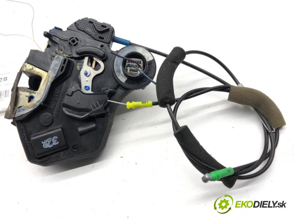 TOYOTA AVENSIS T25 liftback 2003 95 kW 1.8 (ZZT251_) 1794 zámok Dvere pravy zad