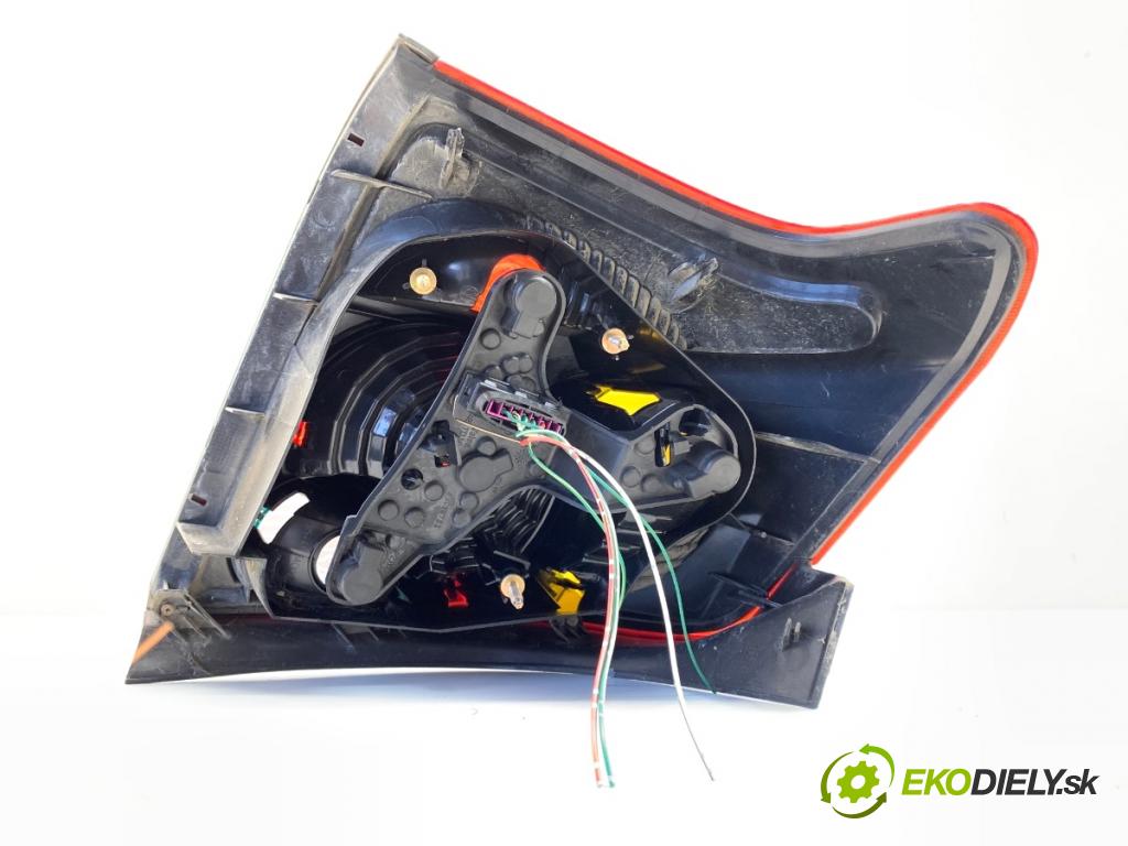 TOYOTA AVENSIS T25 liftback 2003 95 kW 1.8 (ZZT251_) 1794 Svetlo pravy zad 89028783