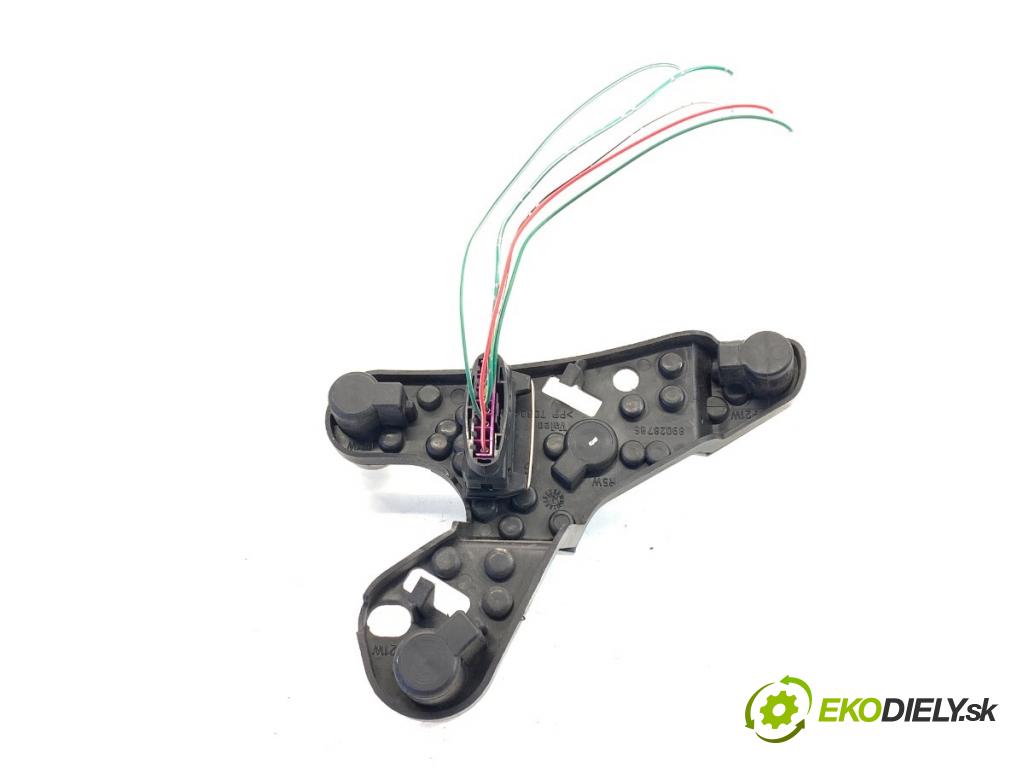 TOYOTA AVENSIS T25 liftback 2003 95 kW 1.8 (ZZT251_) 1794 vložka svetla levý zadní část 89028786