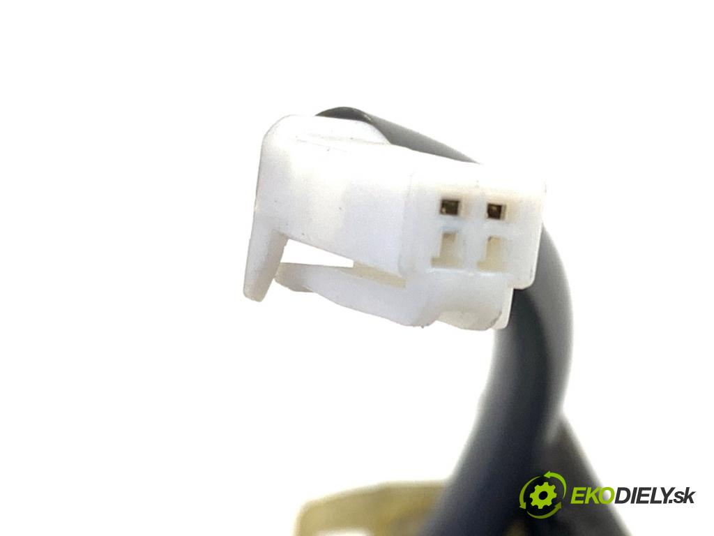 TOYOTA AVENSIS T25 liftback 2003 95 kW 1.8 (ZZT251_) 1794 Kľučka dverí zad