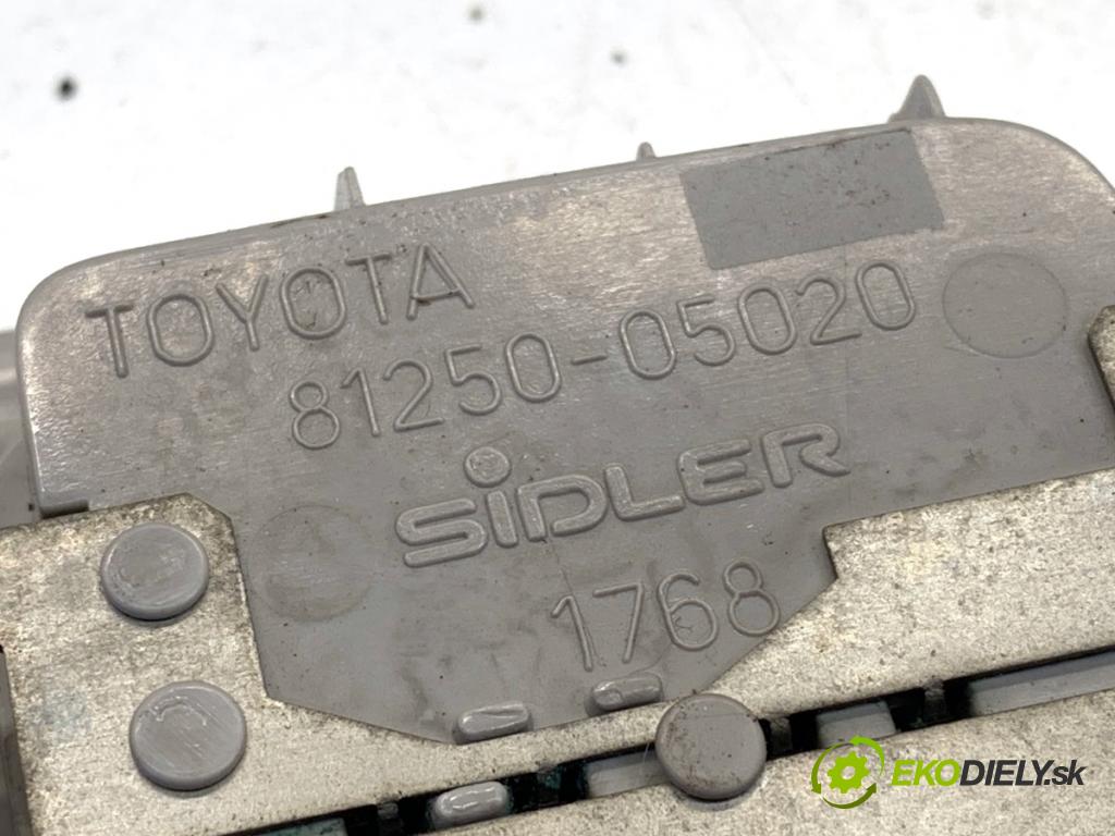 TOYOTA AVENSIS T25 liftback 2003 95 kW 1.8 (ZZT251_) 1794 světlo stropní 81250-05020