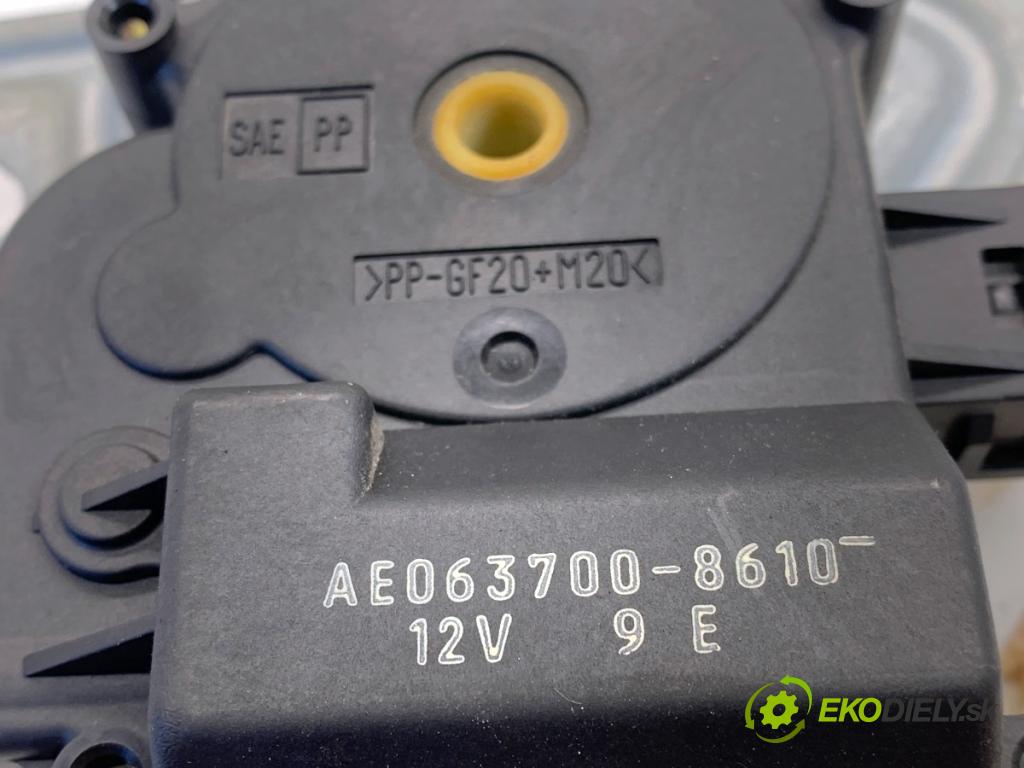 TOYOTA AVENSIS T25 liftback 2003 95 kW 1.8 (ZZT251_) 1794 motor topení AE063700-8610