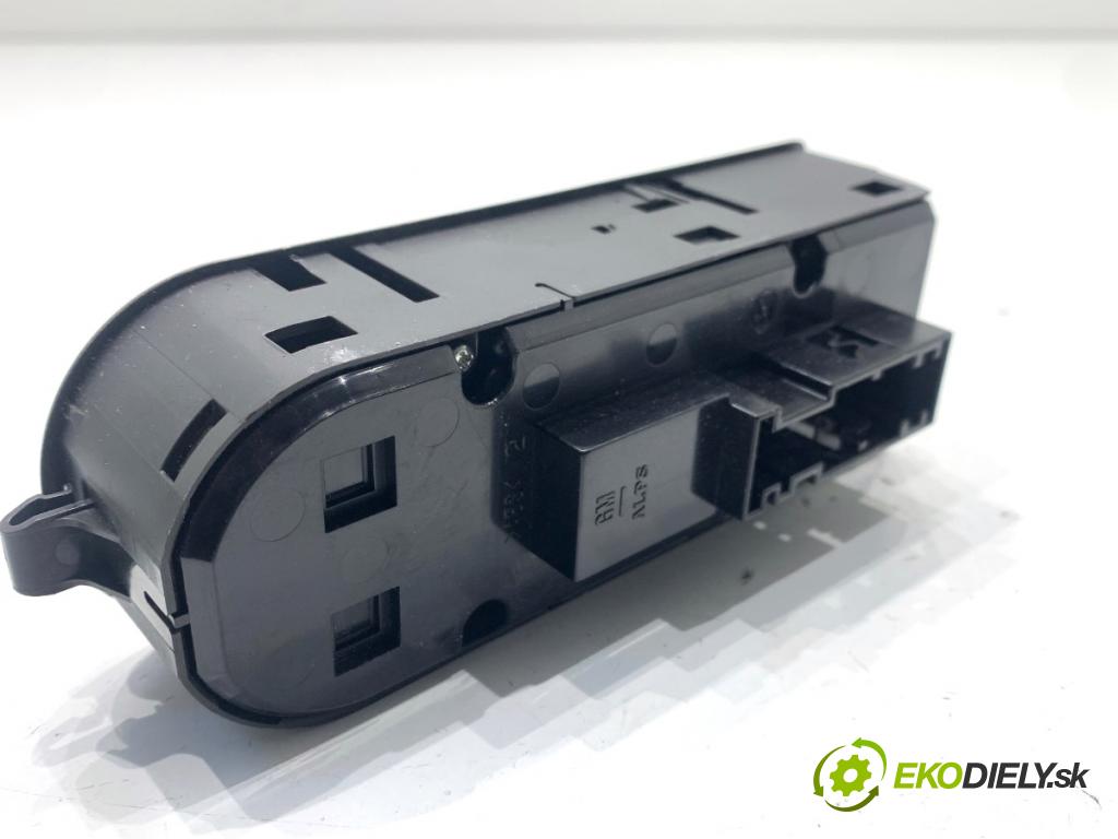 OPEL ASTRA H liftback 2007 88 kW 1.9 CDTI (L08) 1910 Prepínač okien 13228706 (Prepínacie páčky pod volantom)