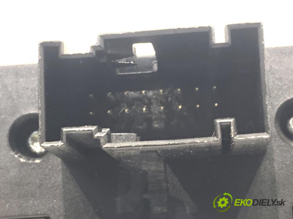 OPEL ASTRA H liftback 2007 88 kW 1.9 CDTI (L08) 1910 SPÍNAČE: ohrievania, vyhrievania sedačky 13100112