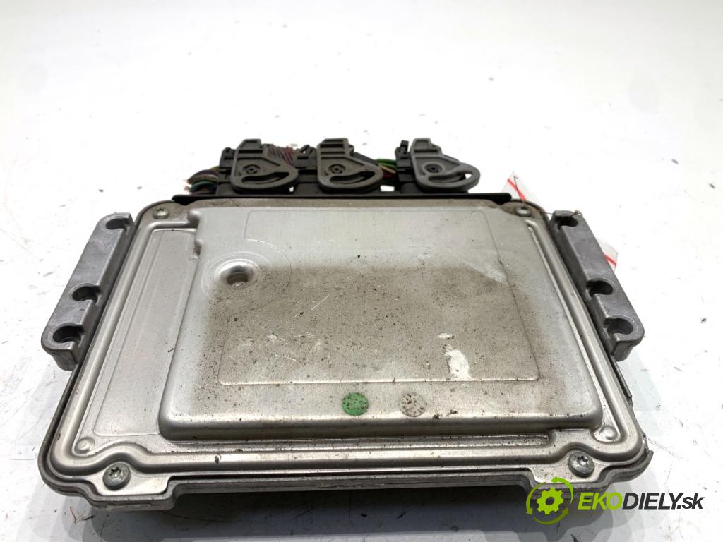 CITROEN C5 II Kombi 2004 80 kW 1.6 HDi (RE8HZB) 1560 řídící jednotka motora 9656974780 (Řídicí jednotka)