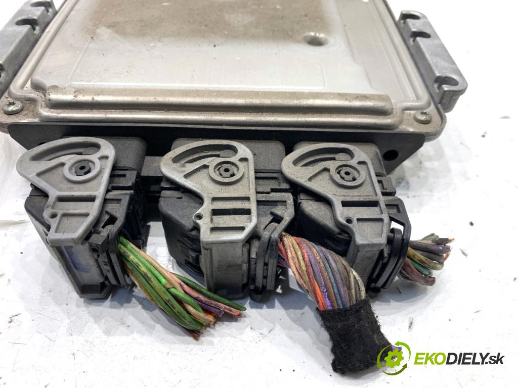 CITROEN C5 II Kombi 2004 80 kW 1.6 HDi (RE8HZB) 1560 řídící jednotka motora 9656974780 (Řídicí jednotka)