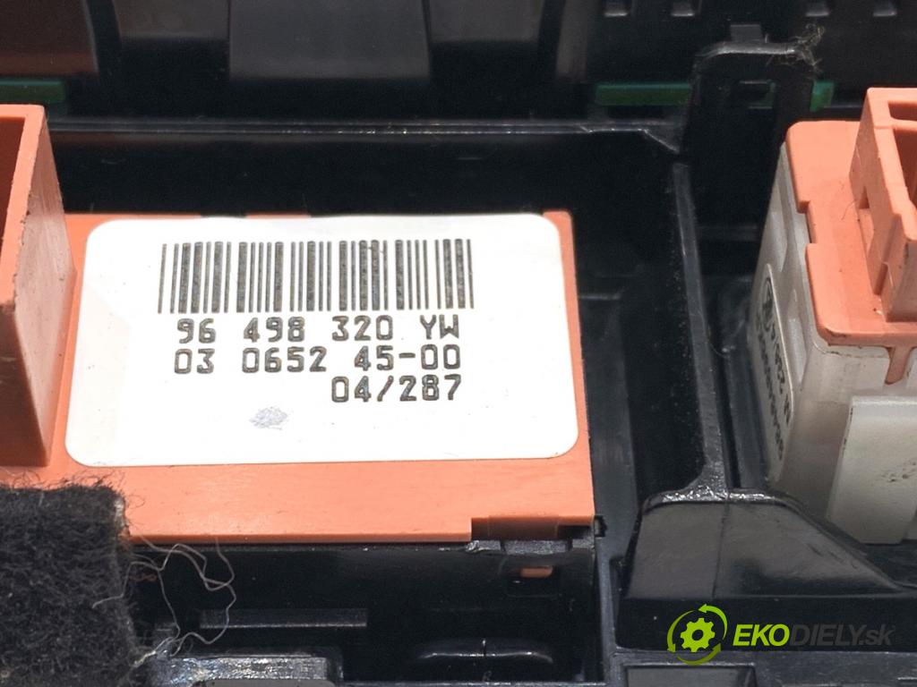 CITROEN C5 II Kombi 2004 80 kW 1.6 HDi (RE8HZB) 1560 Panel ovládaní topení 96573328 (Páčky pod volantem)