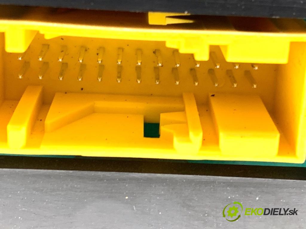 CITROEN C5 II Kombi 2004 80 kW 1.6 HDi (RE8HZB) 1560 prístrojovka 9655608780 (Přístrojová deska)