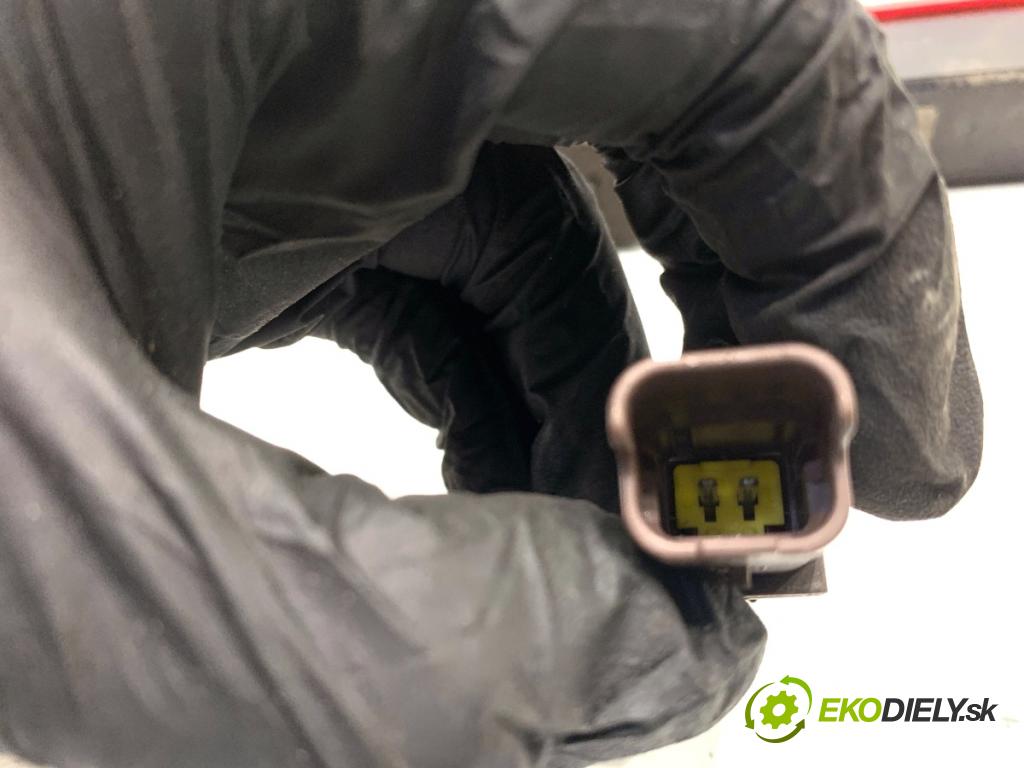 CITROEN C5 II Kombi 2004 80 kW 1.6 HDi (RE8HZB) 1560 Svetlo brzdových svetiel