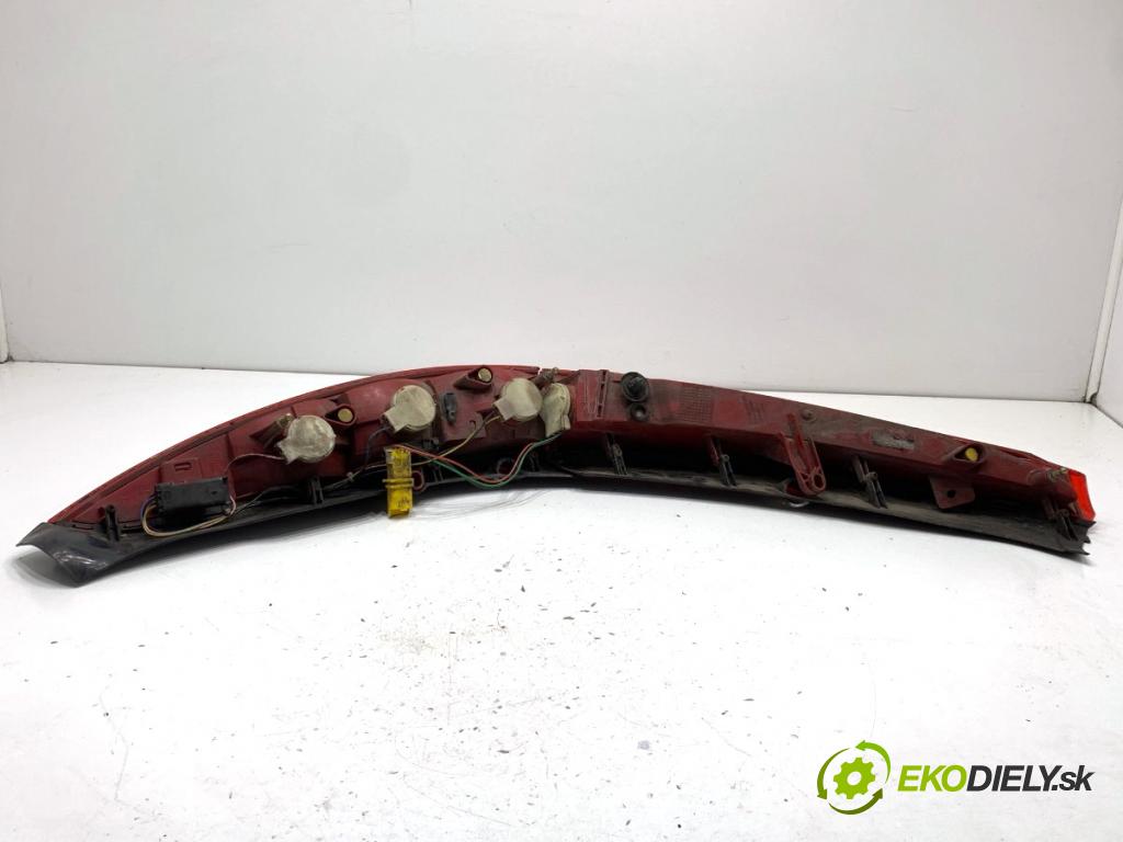 CITROEN C5 II Kombi 2004 80 kW 1.6 HDi (RE8HZB) 1560 Svetlo pravy zad