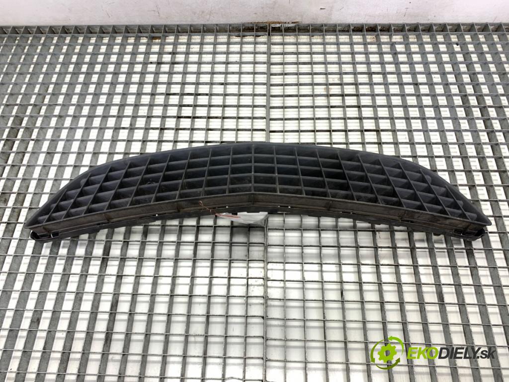 OPEL ASTRA H liftback 2007 88 kW 1.9 CDTI (L08) 1910 Mriežky nárazníka predný stredna 13225758