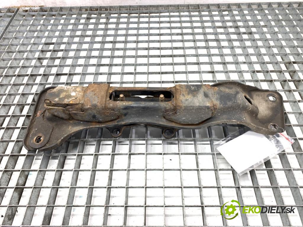 INFINITI Q50 sedan 2014 268 kW 50 Hybrid AWD 3498 Držiak prevodovky 