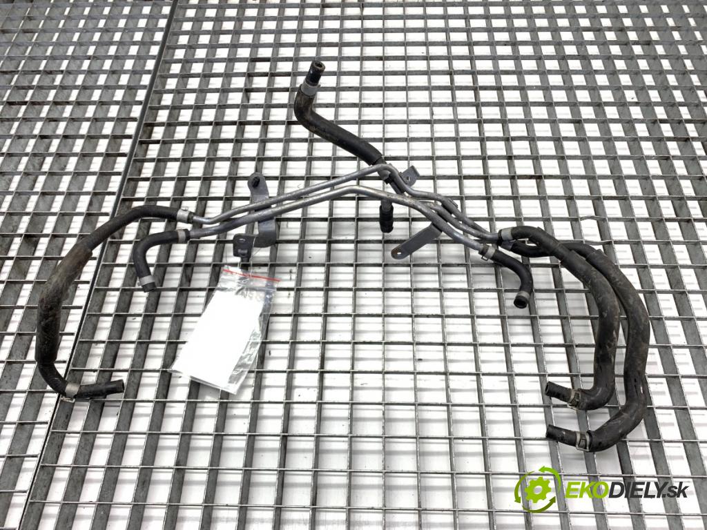 INFINITI Q50 sedan 2014 268 kW 50 Hybrid AWD 3498 Rozdeľovač vody 14056EY00E