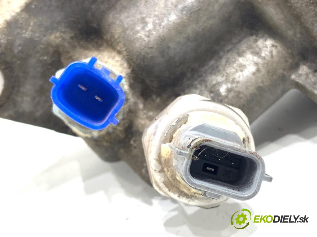 INFINITI Q50 sedan 2014 268 kW 50 Hybrid AWD 3498 obal filtra oleje  (Kryt olejového filtru)