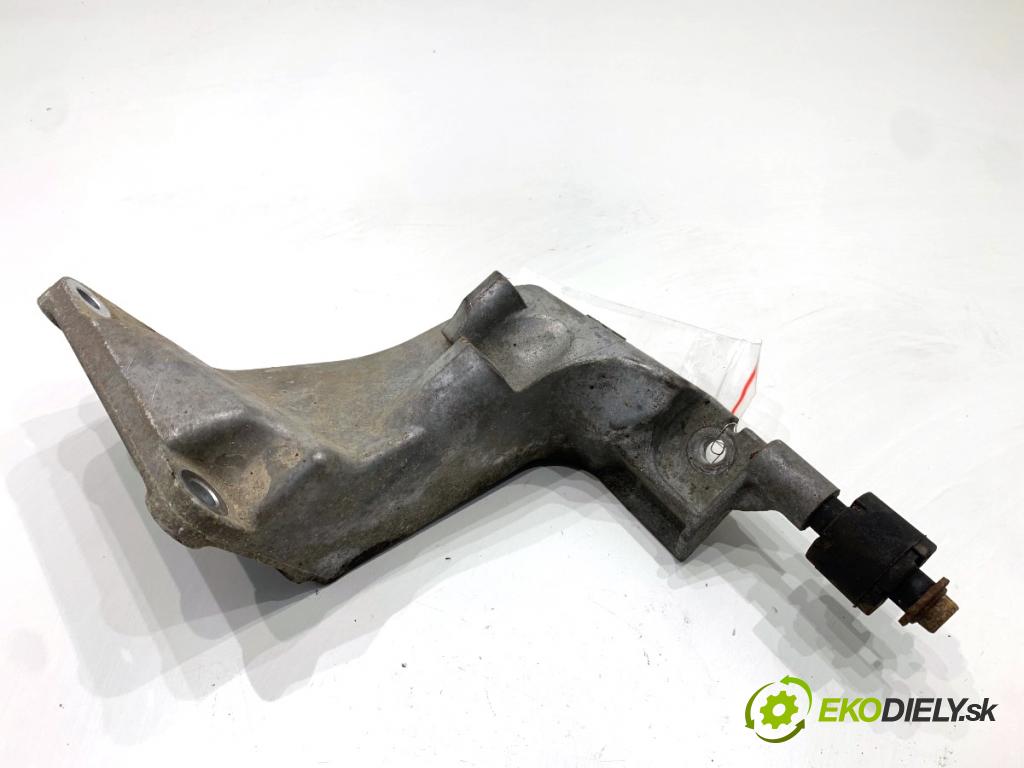 INFINITI Q50 sedan 2014 268 kW 50 Hybrid AWD 3498 držák motora 