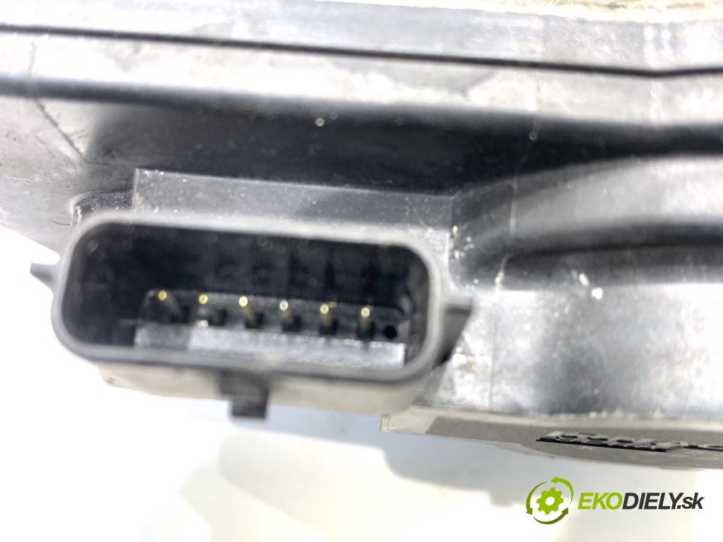 INFINITI Q50 sedan 2014 268 kW 50 Hybrid AWD 3498 škrtíci klapka SERA526-01 (Škrticí klapka)