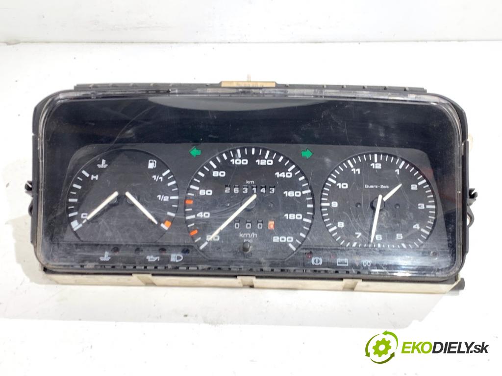 VW TRANSPORTER T4 Autobus 1995 57 kW 2.4 D 2370 prístrojovka 701919033DK (Přístrojová deska)