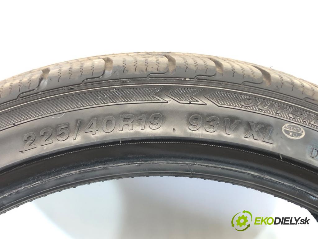 --- --- PNEUMATIKY: zima 1X 225/40 19" TRACMAX: