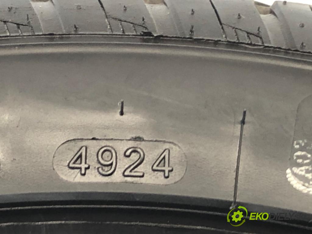 --- --- PNEUMATIKY: PARA: VÍCENÁ SEZÓNA: 255/35 19"