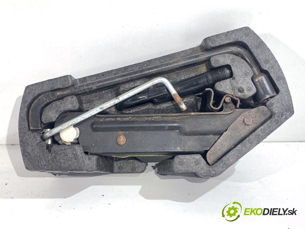 CITROEN C1 liftback 2007 40 kW 1.4 HDi 1398 Súprava náradia 