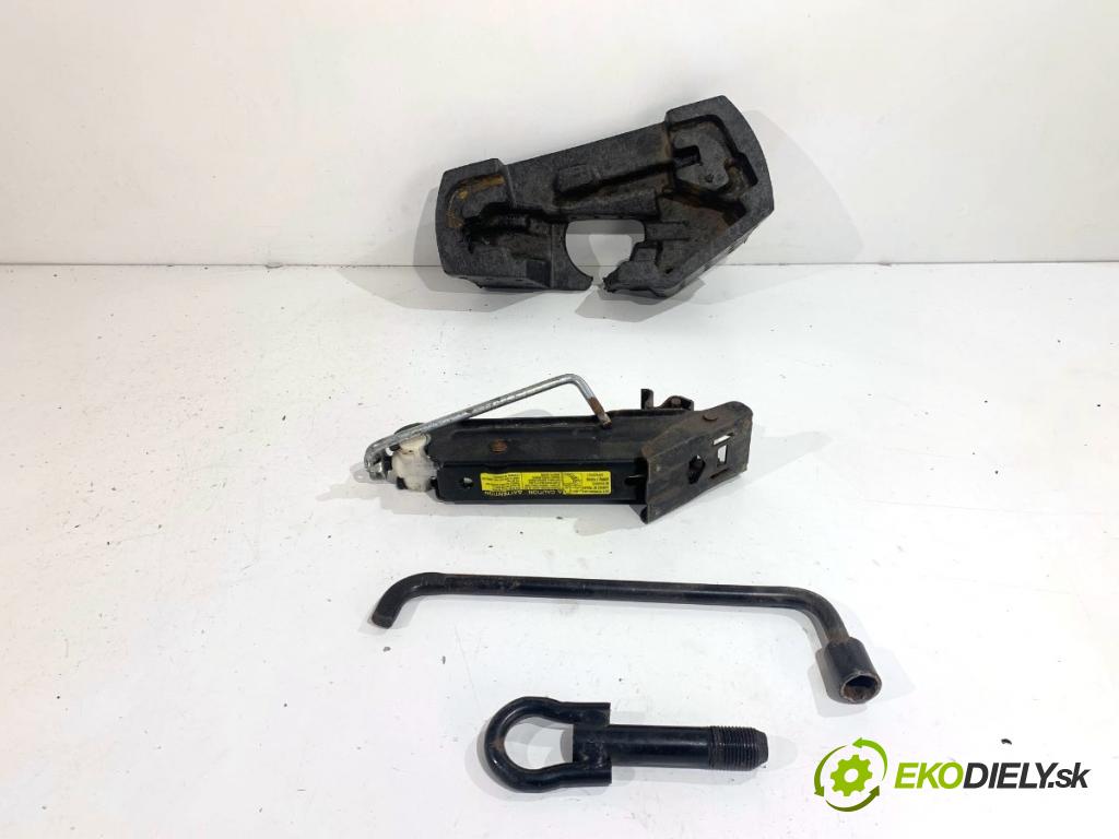 CITROEN C1 liftback 2007 40 kW 1.4 HDi 1398 Súprava náradia