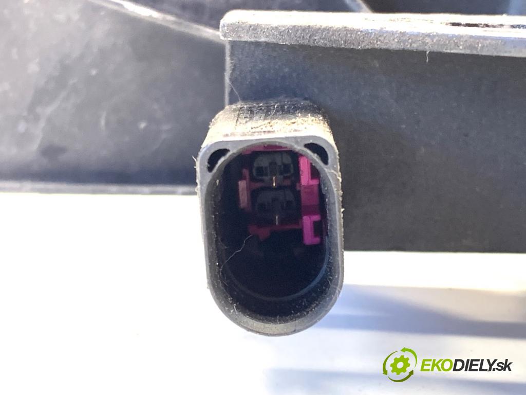 SKODA SUPERB I sedan 2003 96 kW 1.9 TDI 1896 zámok kapoty přední část 3B0823603C