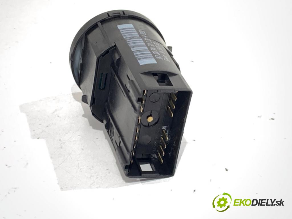 SKODA SUPERB I sedan 2003 96 kW 1.9 TDI 1896 Spínač svetiel 3B0941531C