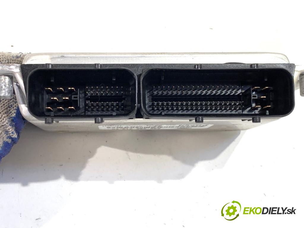 SKODA SUPERB I sedan 2003 96 kW 1.9 TDI 1896 řídící jednotka motora 038906019EG (Řídicí jednotka)