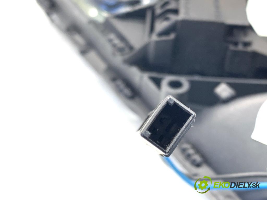 SKODA SUPERB I sedan 2003 96 kW 1.9 TDI 1896 Kľučka vnútorná pravy zad 3U5839248