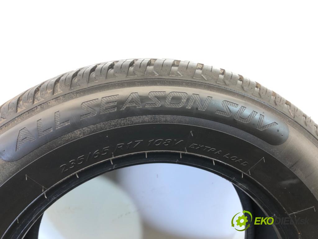 --- ---      PNEUMATIKY: PARA: VÍCENÁ SEZÓNA: 235/65 17" KORMORAN