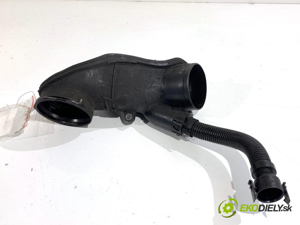 BMW F25 SUV 2013 190 kW xDrive 30 d 2993 Rúra vzduchu 7807493