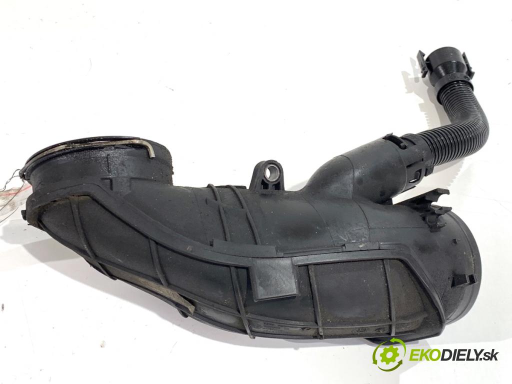 BMW F25 SUV 2013 190 kW xDrive 30 d 2993 Rúra vzduchu 7807493