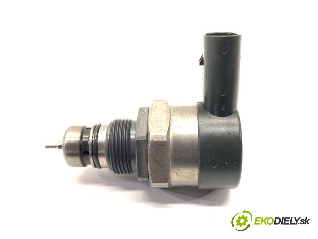 BMW F25 SUV 2013 190 kW xDrive 30 d 2993 Regulátor tlaku paliva 0281002949 (Palivový systém ostatní)