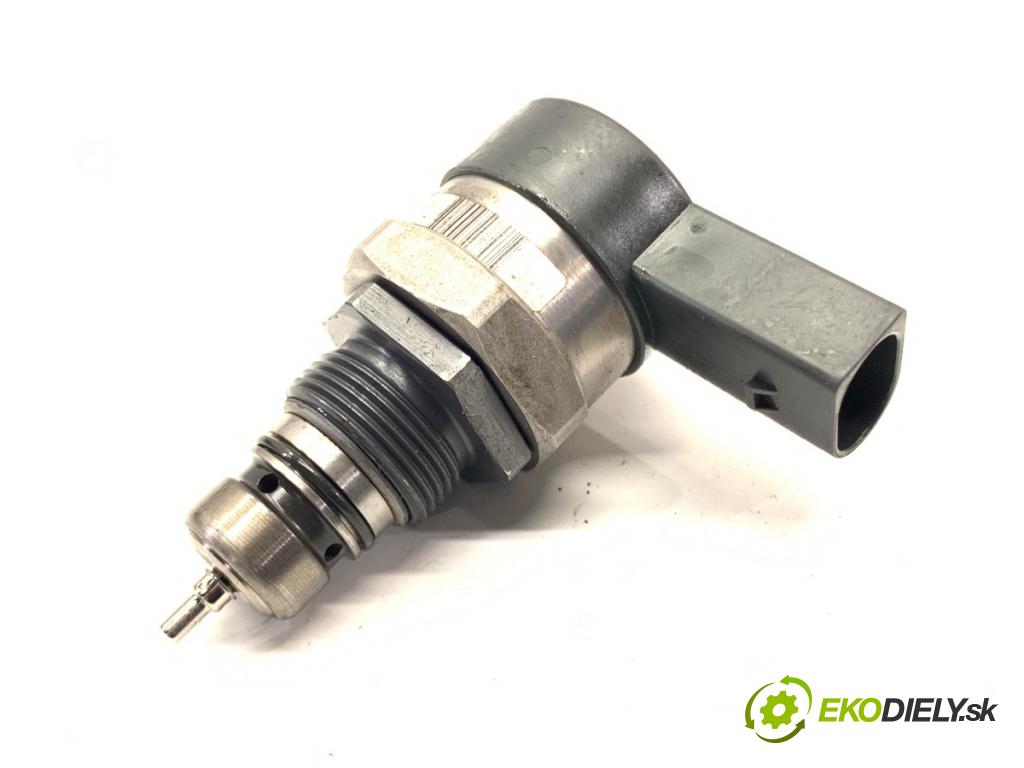 BMW F25 SUV 2013 190 kW xDrive 30 d 2993 Regulátor tlaku paliva 0281002949 (Palivový systém ostatní)